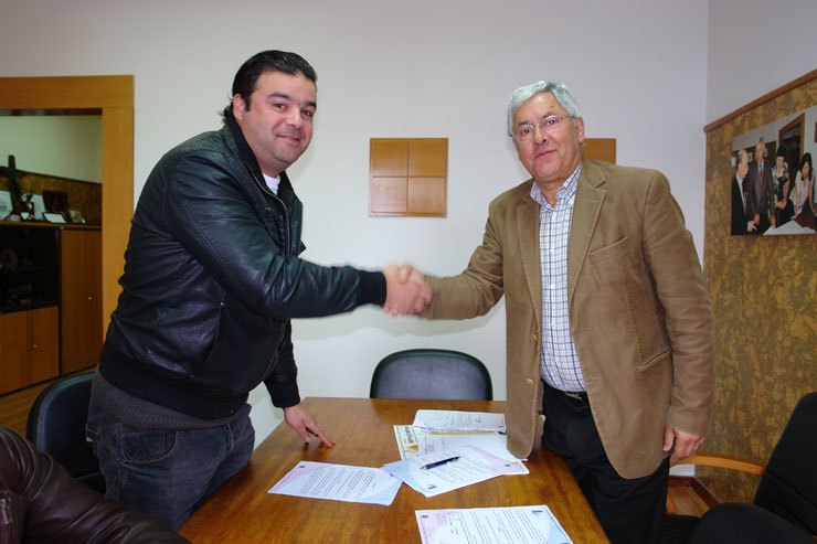 MUNICÍPIO ASSINA PROTOCOLO COM O CLUBE DESPORTIVO DE SERNANCELHE PARA A ÉPOCA 2011/2012