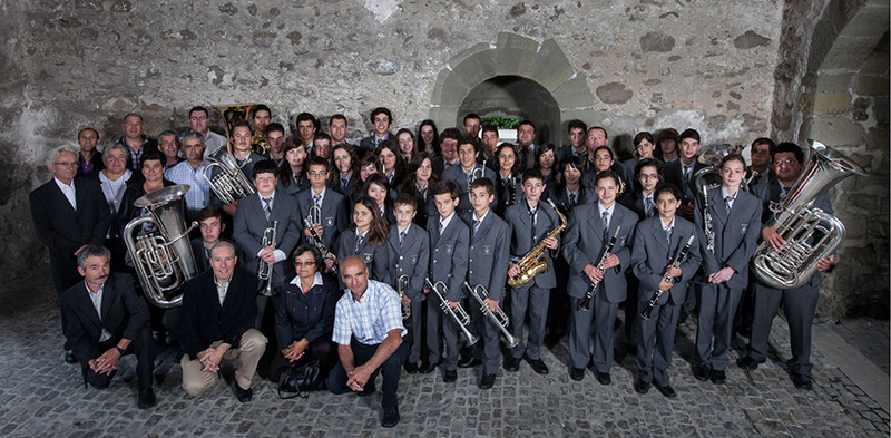 Banda Musical 81 de Ferreirim premeia emigrantes com música tradicional portuguesa