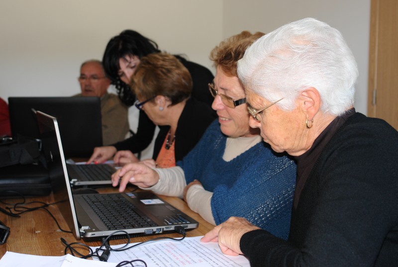 Projeto Informatizar criado pelo CLDS Sernancelhe
