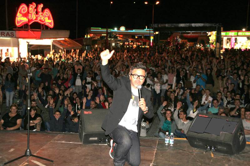 NILTON ATUOU NO PALCO DO FESTIVAL DA AMIZADE A CONVITE DA CASA DO BENFICA DE SERNANCELHE