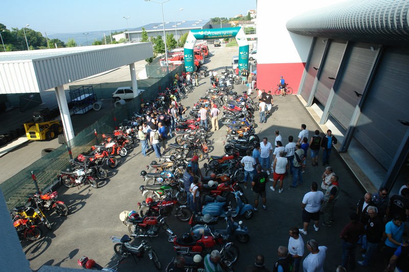 150 PARTICIPANTES NO PASSEIO DE MOTO E MOTORIZADA DOS CARACÓIS DO ASFALTOs