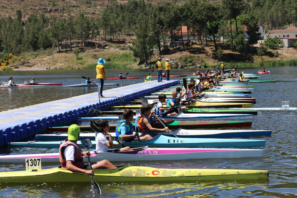 664 atletas e 44 clubes de canoagem de todo o país participaram no Campeonato Nacional de Esperanças II