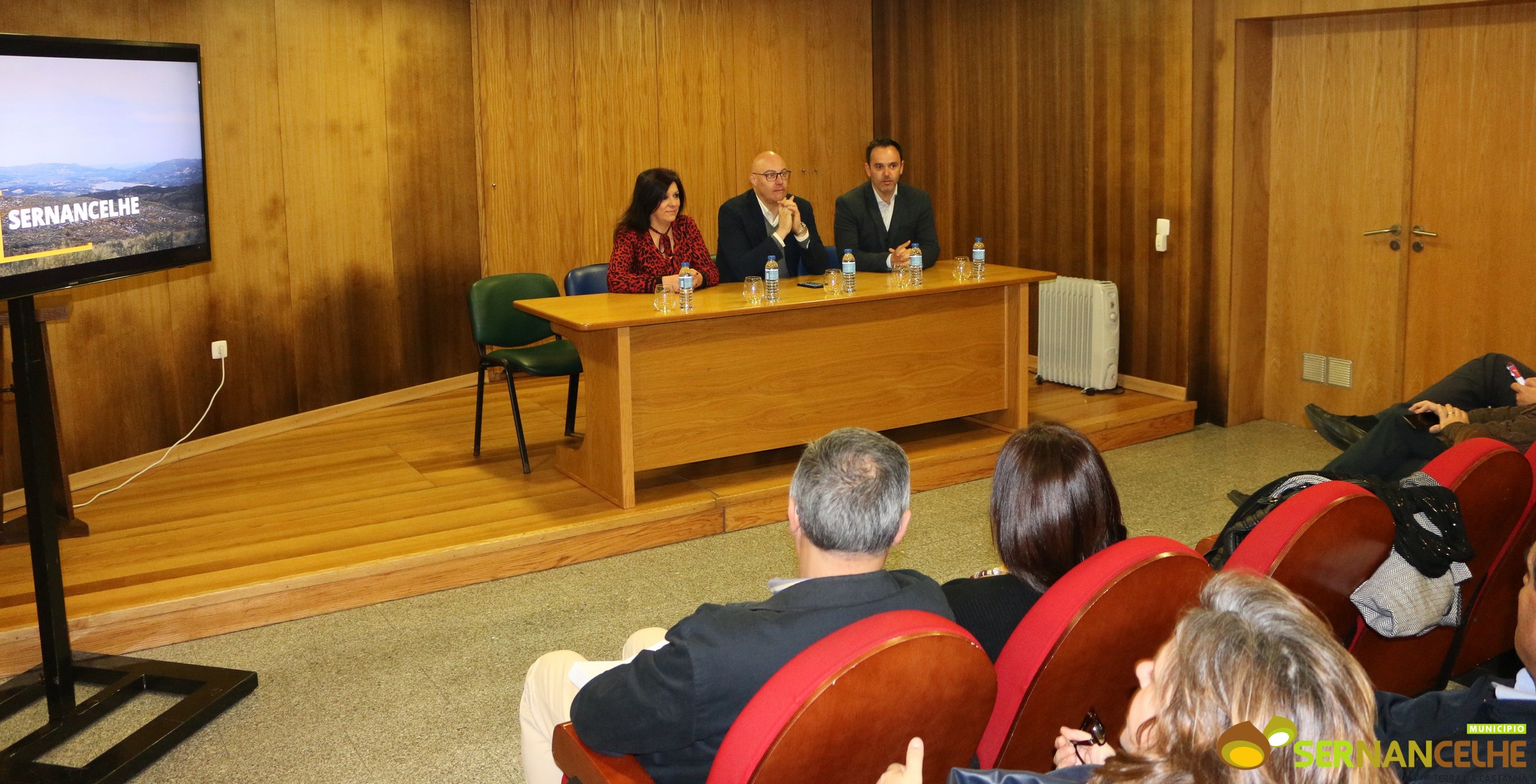 Diretores de escolas dos distritos de Viseu, Vila Real, Bragança e Guarda escolhem Sernancelhe para reunião de trabalho e visita turística