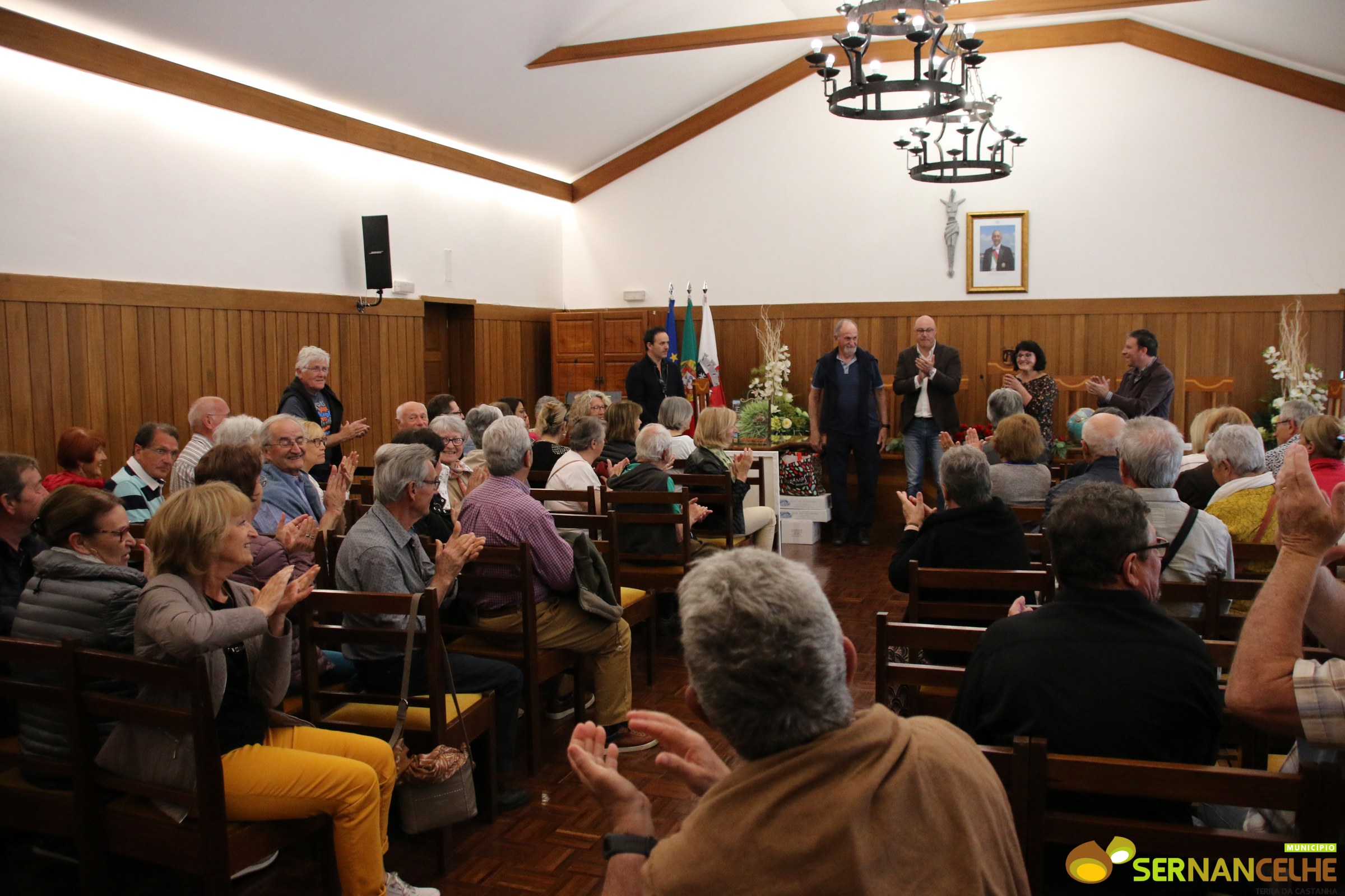 SERNANCELHE RECEBEU VISITANTES DE JACOU COM CAMINHADA NO DOURO