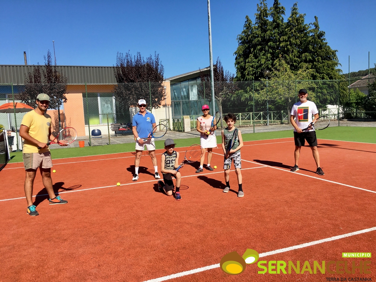 ESCOLA DE TÉNIS DE SERNANCELHE