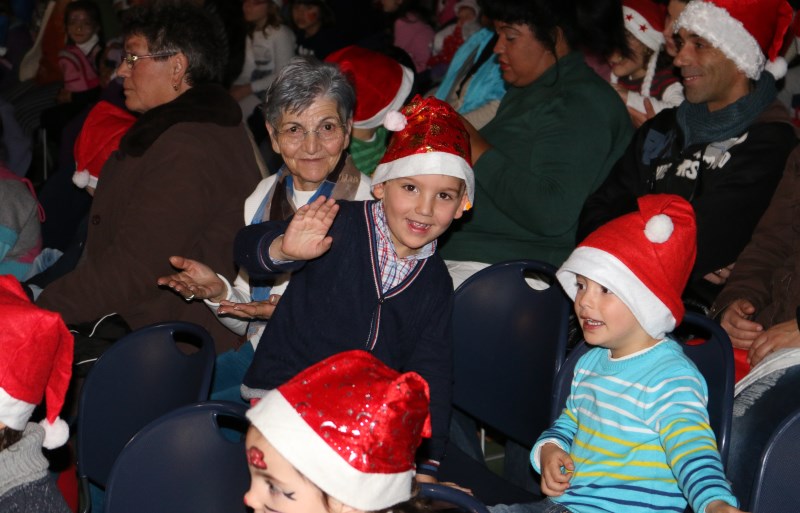 Crianças e Jovens do Concelho Vivem a Magia do Natal no Expo Salão