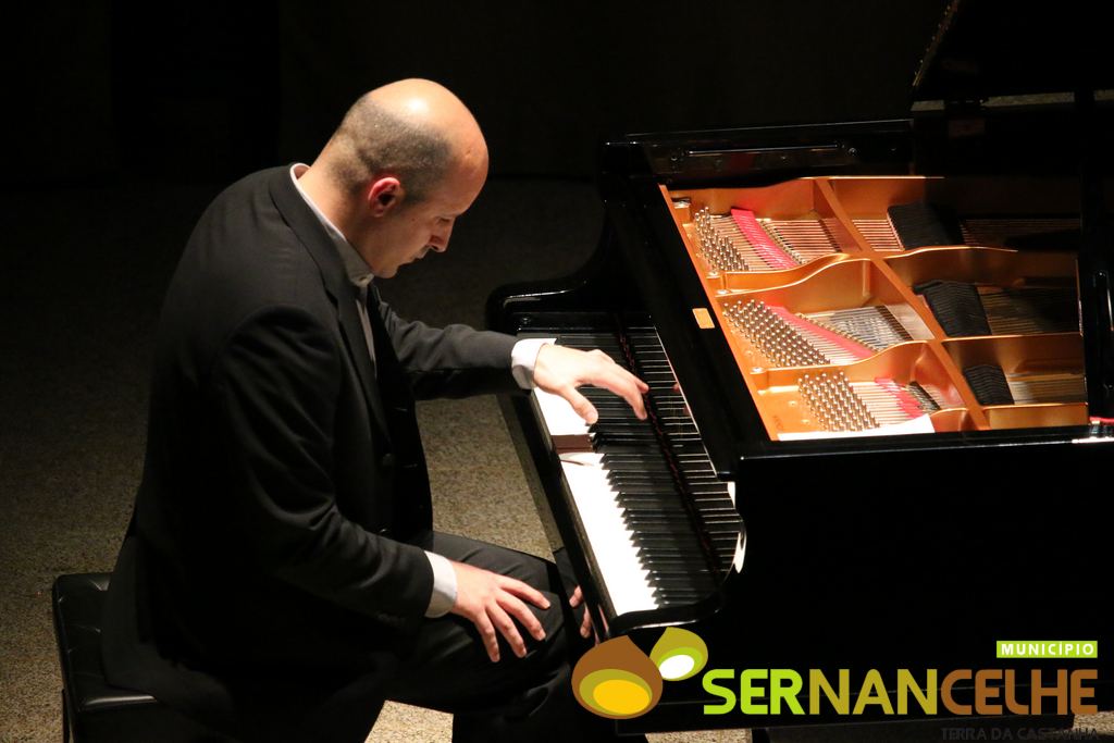 Sons da primavera chegaram a Sernancelhe pela mestria do pianista André Cardoso