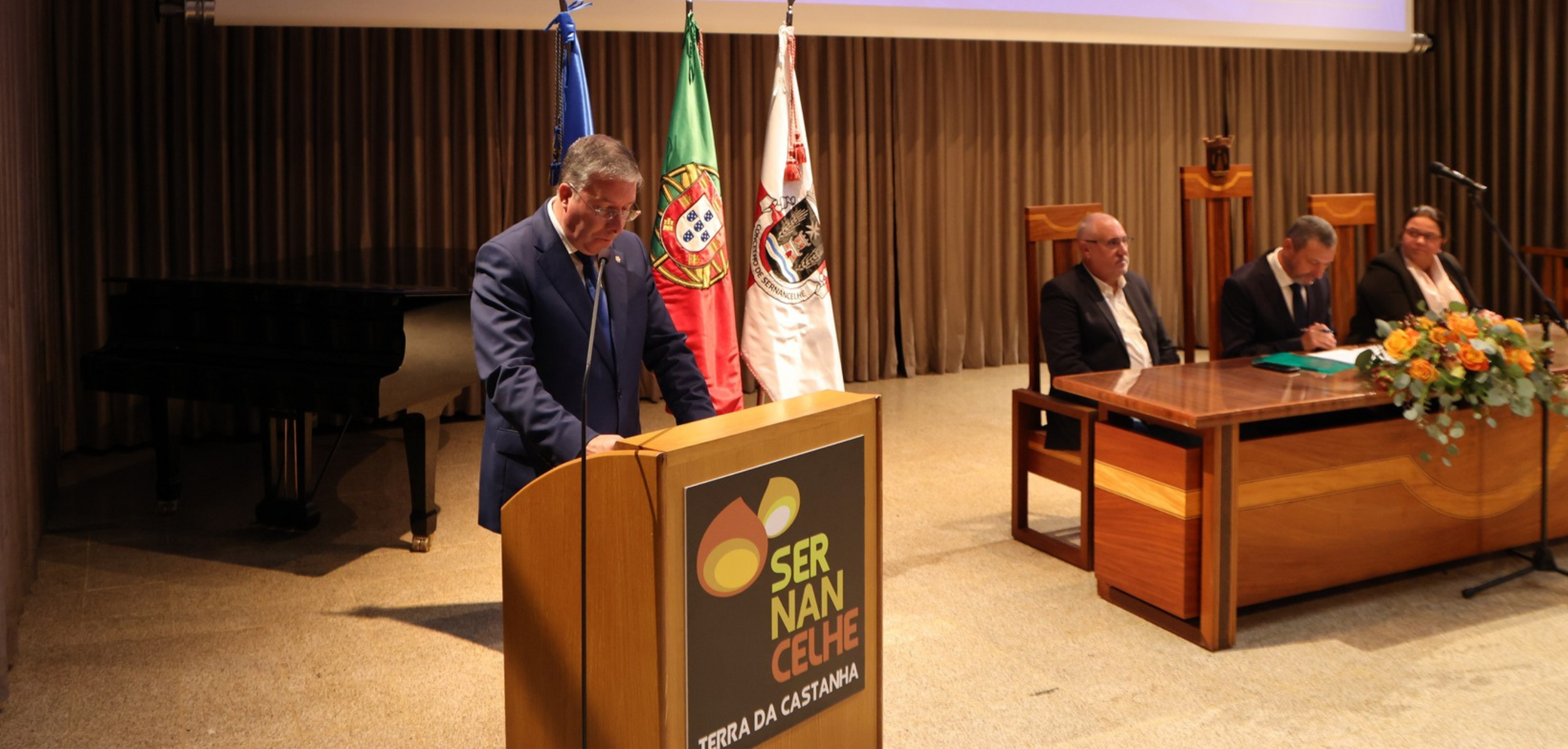 ÓRGÃOS AUTÁRQUICOS DE SERNANCELHE TOMARAM POSSE